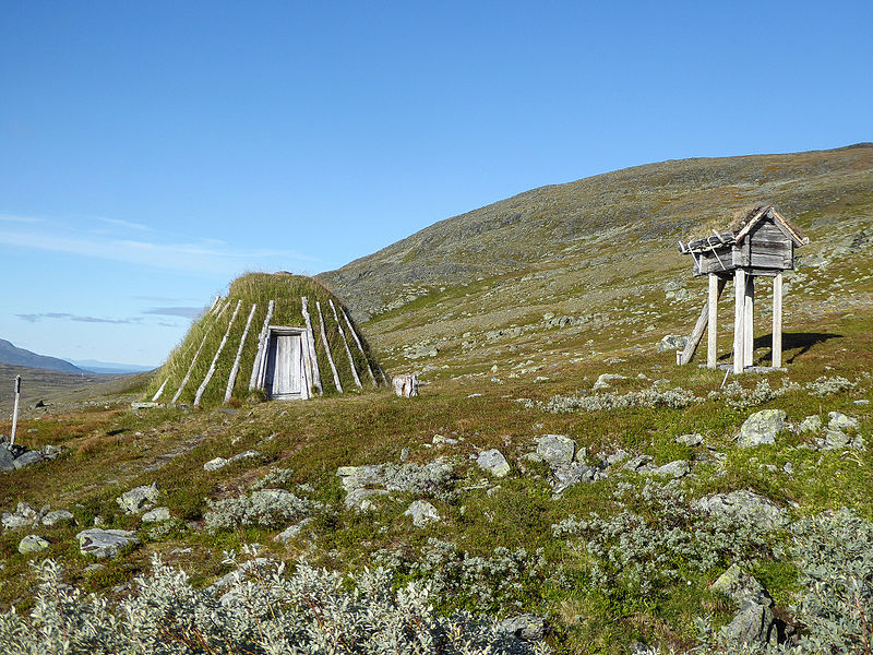 File:Lappkåta vid Sylarnas fjällstation.jpg