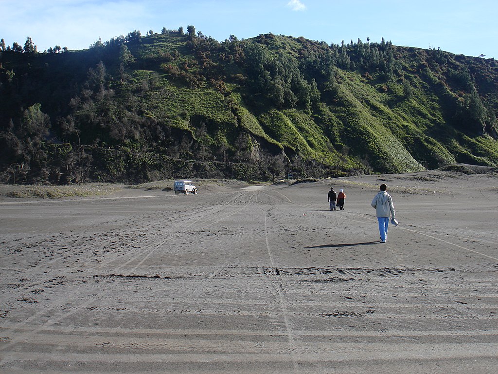 Lautan Pasir Di Gunung Bromo - panoramio