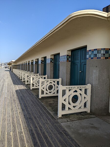 File:Les planches deauville.jpg