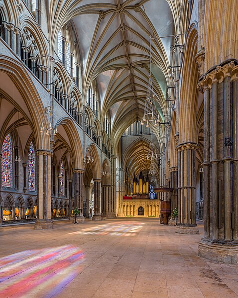 File:Lincoln Cathedral Nave Stained Glass 2, Lincolnshire, UK - Diliff.jpg