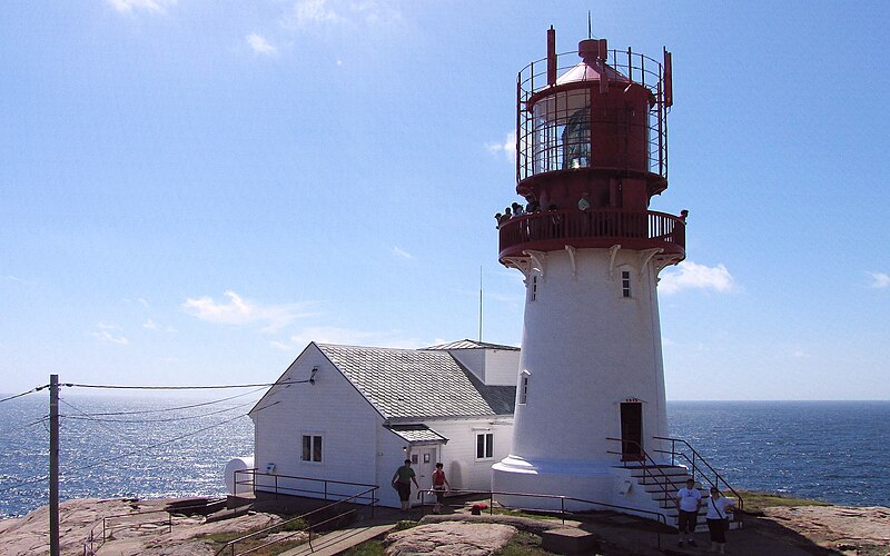 File:Lindesnes Fyr von Osten 50 m Lichthöhe NHN Leuchtturm aus Gusseisen 1915 Linse 1854 Rw 19 sm Foto Wolfgang Pehlemann IMG 9564.jpg