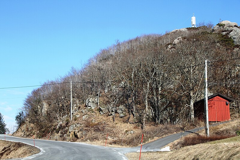 File:Lindesnes Vaage IMG 1293 sjonefjellet telenor bst.JPG