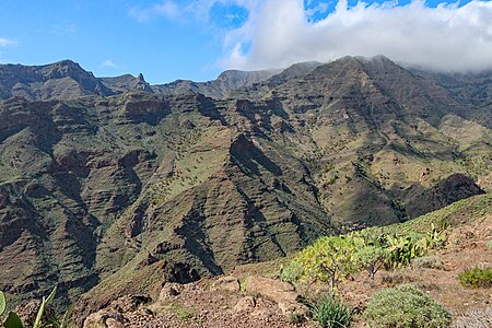 Lomo del Azadoe and Barranco de Benchijigua La Gomera