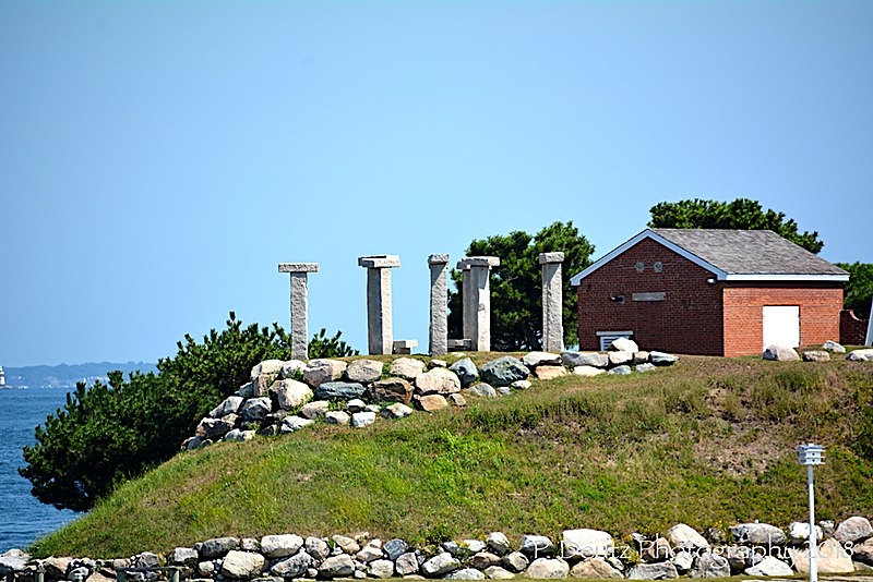 File:Lord Dumpling's Island, with his own private Stonehenge.jpg