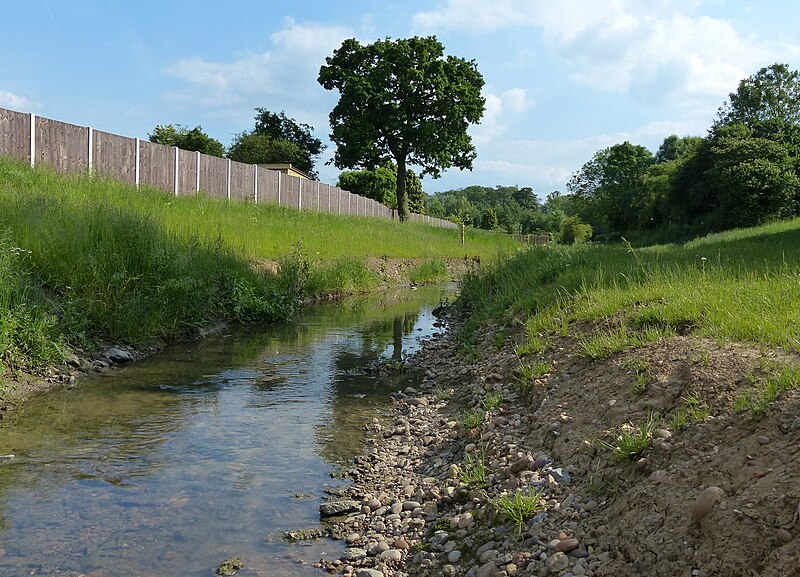 File:Lubbesthorpe Brook in Braunstone - geograph.org.uk - 4065501.jpg