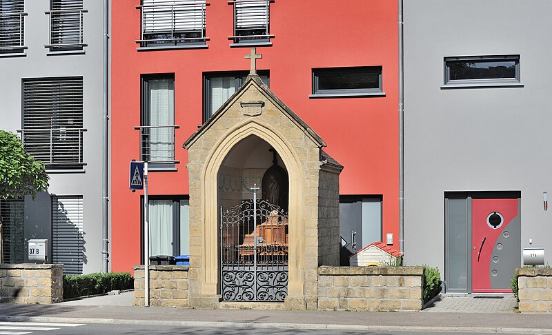 File:Luxembourg Lintgen Chapel rue de Diekirch.jpg