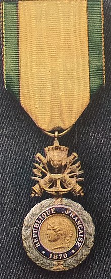 File:Médaille militaire de l'adjudantchef Mespléde.jpg - Wikipedia