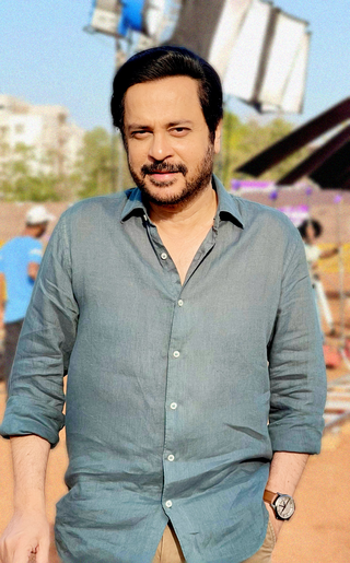 <span class="mw-page-title-main">Mahesh Thakur</span> Indian actor