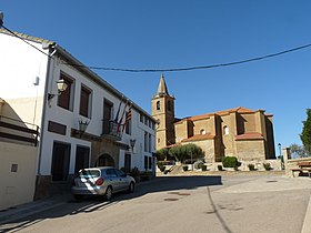 Marracos - Ayuntamiento e Iglesia de Santa Catalina.jpg