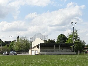 Autre terrain de rugby et fronton.