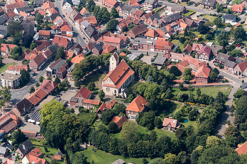 File:Metelen, St.-Cornelius-und-Cyprian-Kirche -- 2014 -- 2404.jpg