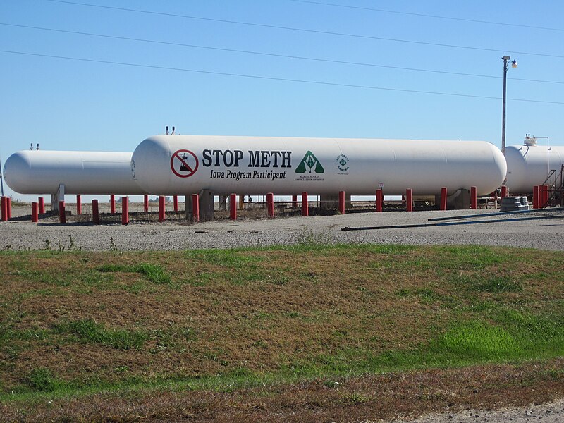 File:Meth ammonia tank Otley iowa.JPG