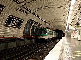 Metro de Paris - Ligne 13 - station Liege 02.jpg