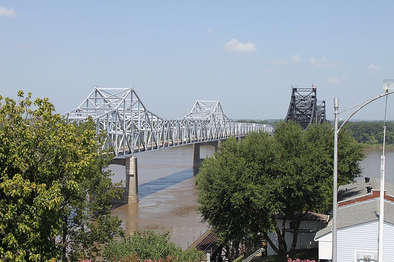 File:Mississippi River Bridges (10474686536).jpg