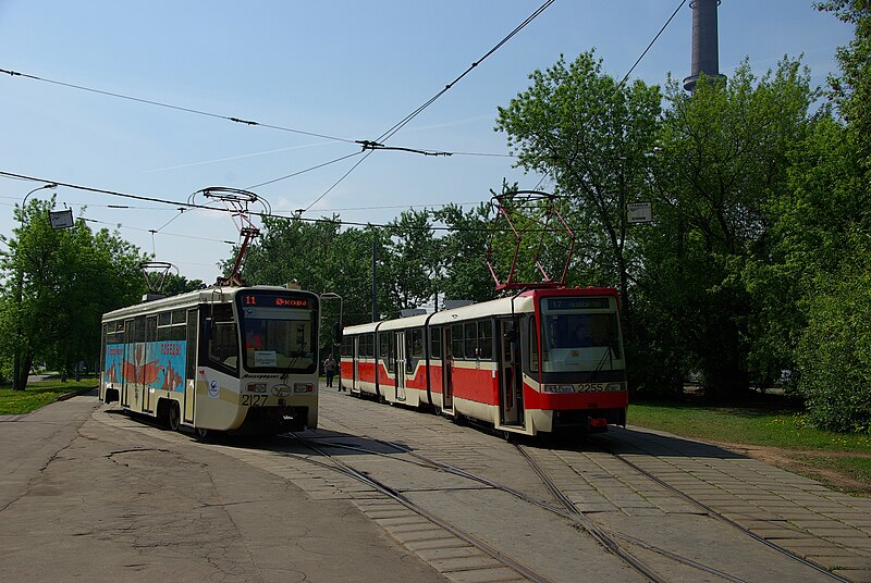 File:Moscow tram 2255 2008-05 1211111321 Ostankino tram loop Tatra KT3.JPG