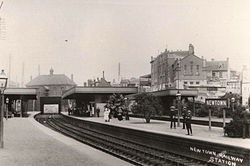 Newtown Railway Station: Bakgrund, Historia, Trafik