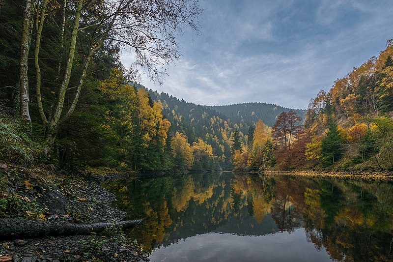 File:Okerstau im Okertal im Herbst.jpg