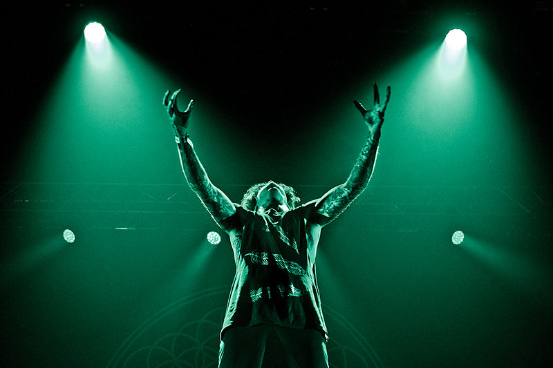 File:Oliver Sykes of Bring Me The Horizon at Southside Festival 2014 in Neuhausen ob Eck.jpg