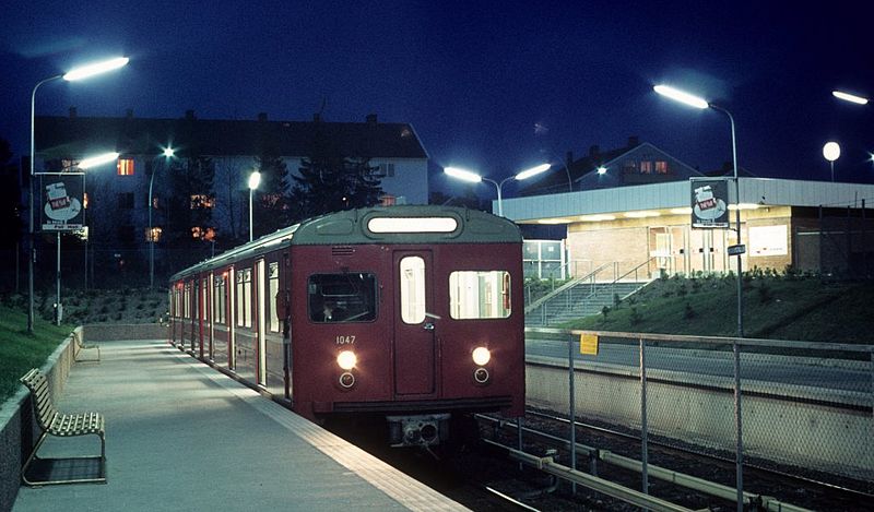 File:Oslo-oslo-sporveier-t-bane--610880.jpg