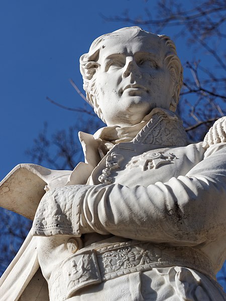 File:Père-Lachaise - Laurent Gouvion Saint Cyr 19.jpg