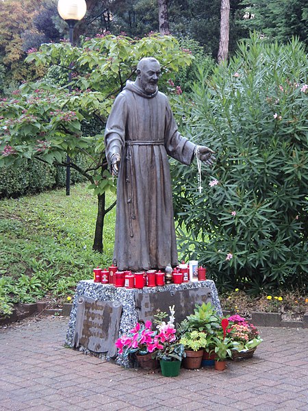 File:Padre Pio - panoramio.jpg