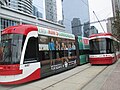 Miniatuur voor Bestand:Pantograph &amp; trolley pole on Queens Quay West (4417&amp;4433).jpg