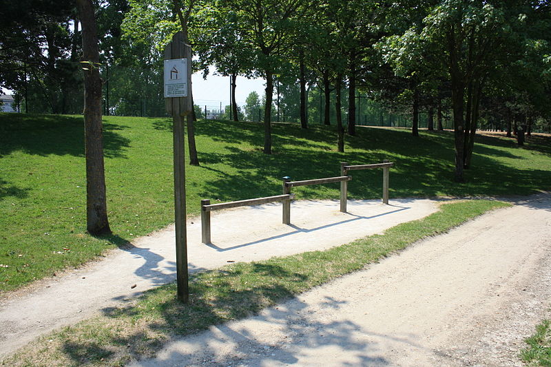 File:Parc du Tremblay 2011 13.jpg