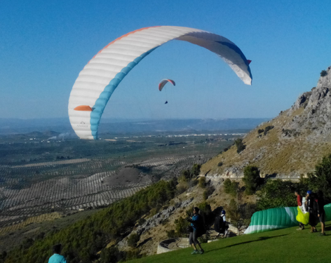 Practicing paragliding in the "Seven Pilillas Flight Center" of Pegalajar (Jaén - Spain).