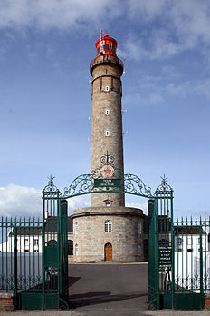 Le phare de Goulphar, à Belle-Île-en-Mer, dans le Morbihan. (définition réelle 1 280 × 1 920)