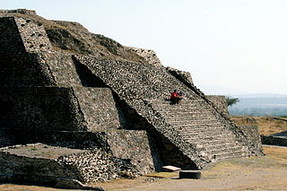 Pirámide tula.jpg