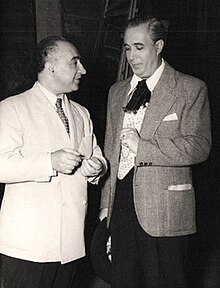 Placido Domingo (padre) com o compositor Federico Moreno Torroba (à esquerda) - Teatro de la Zarzuela, 1946.jpg