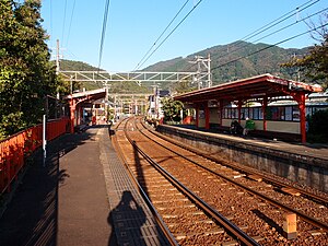 車站全景，往八瀨比叡山口方向
