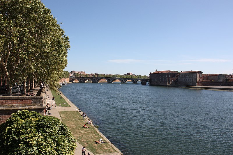 File:Pont neuf vue du Pont St Pierre.JPG