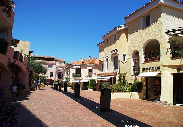 File:Porto_Cervo_3.JPG