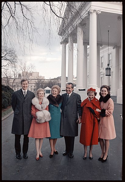 File:President Richard Nixon, Pat Nixon, Mamie Eisenhower, Julie Nixon Eisenhower, Tricia Nixon Cox and Ed Cox following the 1973 Inaugural Parade.jpg