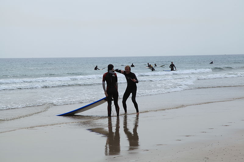 File:Puerto del Rosario - Playa Blanca - surf schools 04 ies.jpg