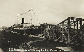 RMS Franconia, entering Panama Canal locks.jpg