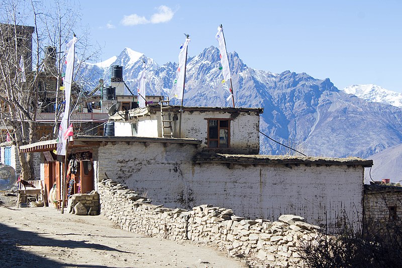 File:Ranipauwa-Muktinath, Nepal-WLV-1204.jpg