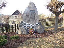 Kamenný pomník obětem první světové války a legionářům