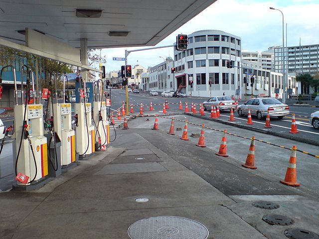 File:Road Works Site In Auckland Pitt Street.jpg - Wikimedia Commons