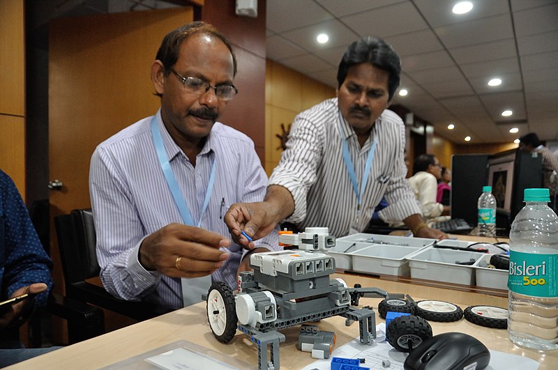 File:Robot Testing Session - Workshop on Organising Indian and World Robot Olympiad - NCSM - Kolkata 2016-03-08 2381.JPG