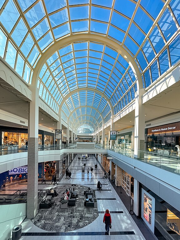 File:Roosevelt Field Mall interior 2016.jpg - Wikipedia