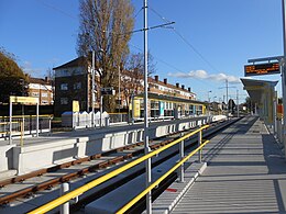 Roundthorn Metrolink istasyonu (2) .jpg