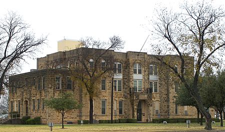 Runnels courthouse 2009.jpg