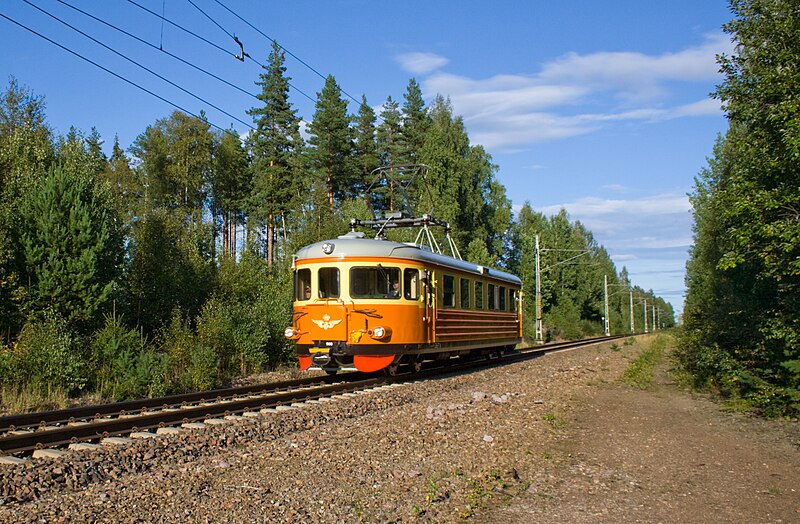 File:SJ X16 at Gävle.jpg