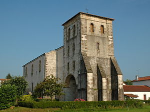 Saint-Pée-sur-Nivelle Eglise.jpg