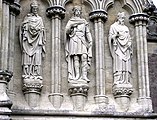 Salisbury.cathedral.front.arp.jpg