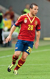 Santi Cazorla in azione con la maglia della Spagna nel 2013.