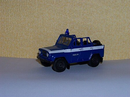 Fail:Scale model of a UAZ-469-based police automobile of Milicja Obywatelska.jpg