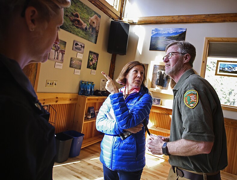 File:Scenes from Kent Miller's photography exhibit, Denali National Park- It's People and Places, held at the The Charles Sheldon (fddad0bb-141c-4cf9-a00f-58cec08685ff).JPG